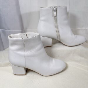Aldo Boots Womens 6 Ankle Bootie White Side Zip Round Toe Block Heels Casual